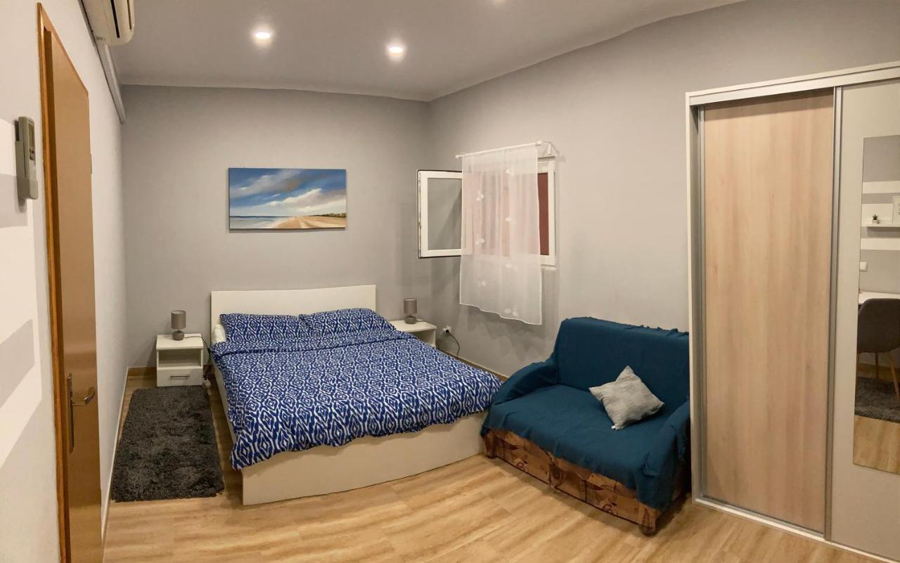 Apartman Turanj Exterior photo